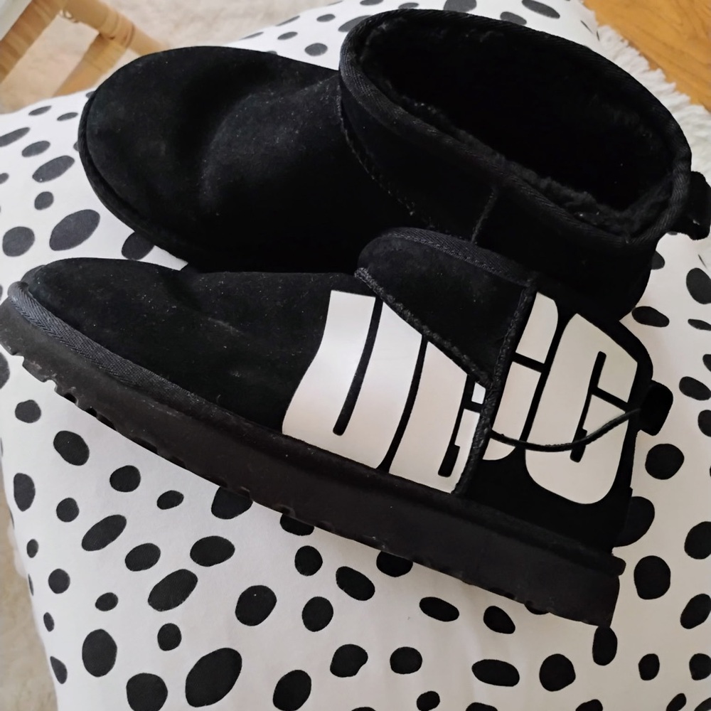 UGG Black Boots With logo on the side